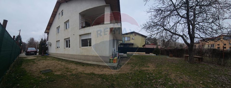 Casă / Vilă cu 6 camere de vânzare în zona Ozana-Pallady