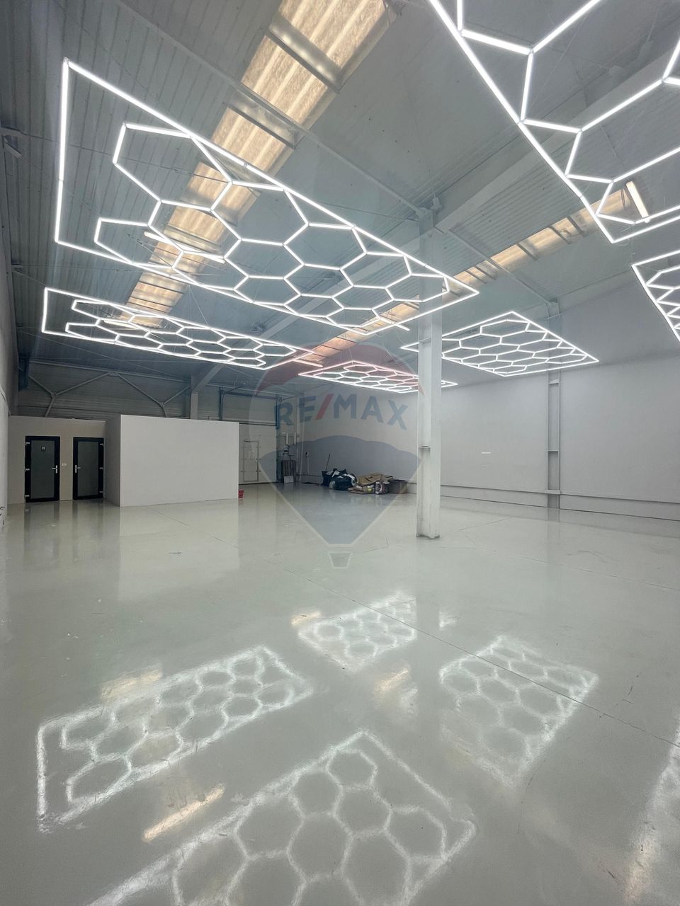 301.58sq.m Industrial Space for rent, UTA area