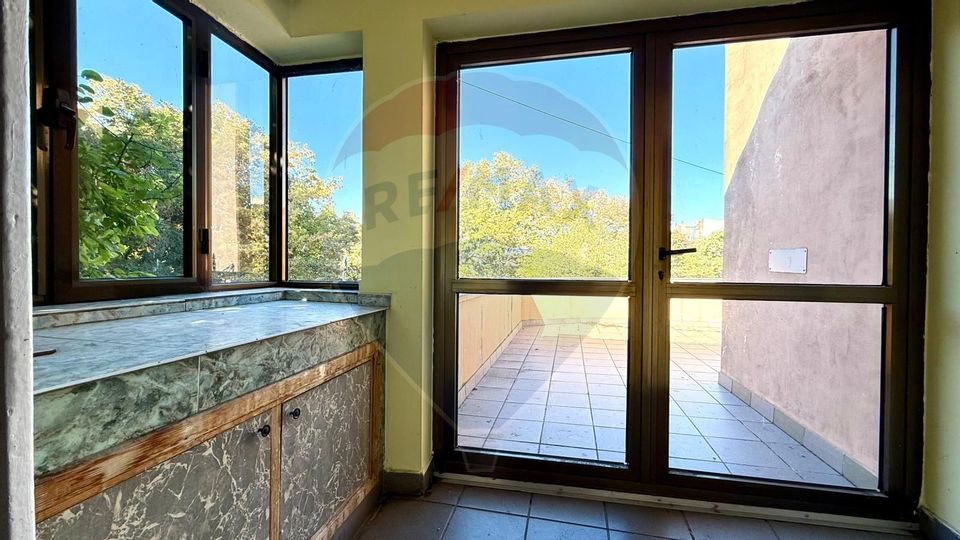 5 room House / Villa for sale, Republica area