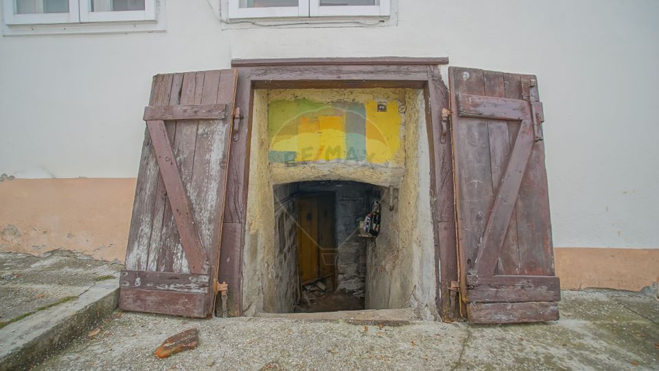 4 room House / Villa for sale, Centrul Istoric area