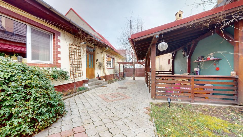 5 room House / Villa for sale, Brasovul Vechi area