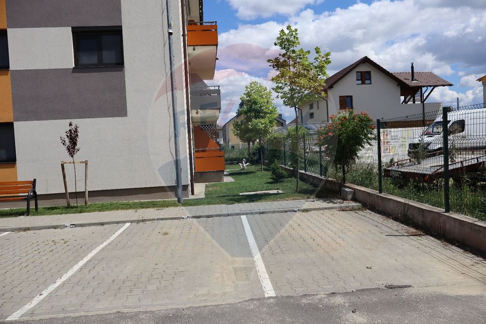 Apartament cu 2 camere de vânzare în zona Tractorul