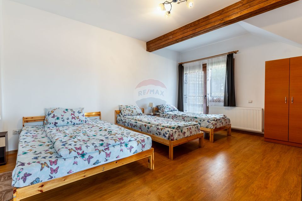 Cabana cu 7 camere de vânzare, 387 mp util, 1300 mp teren!