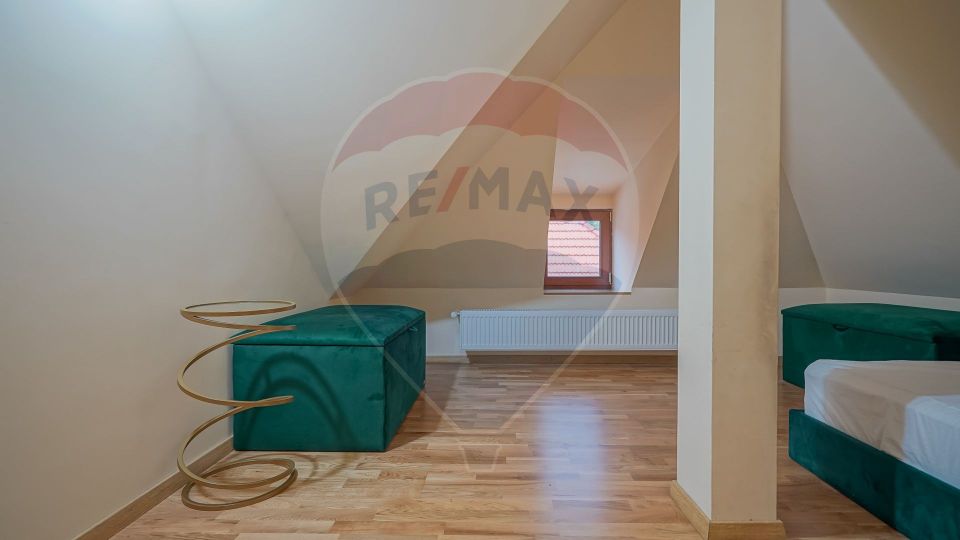 Apartament cu 4 camere | Ultracentral | Lux | Priveliste | Parcare