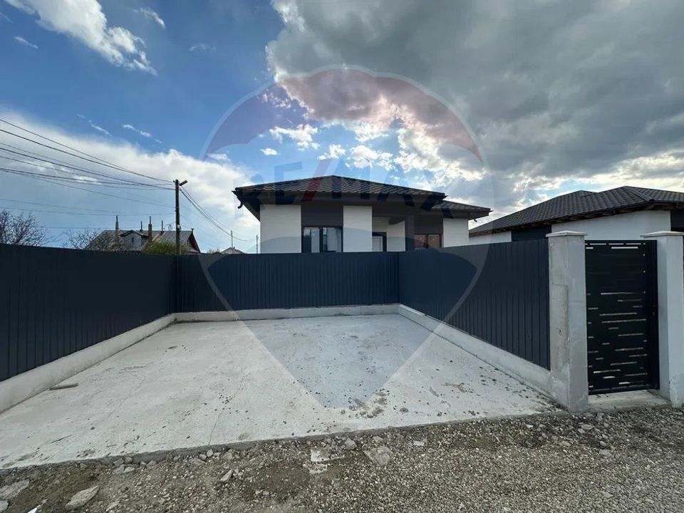 4 room House / Villa for sale