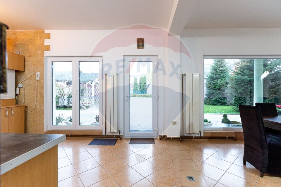 4 room Hotel / Pension for sale, Calea Moldovei area