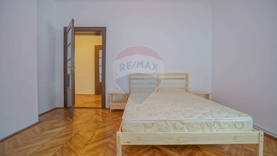 Apartament cu 3 camere în casă cu grădină Drumul Poienii