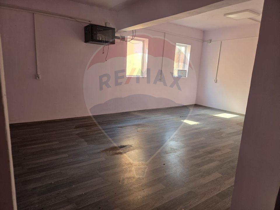 Spațiu industrial 15435 mp. de vânzare in Tinca.