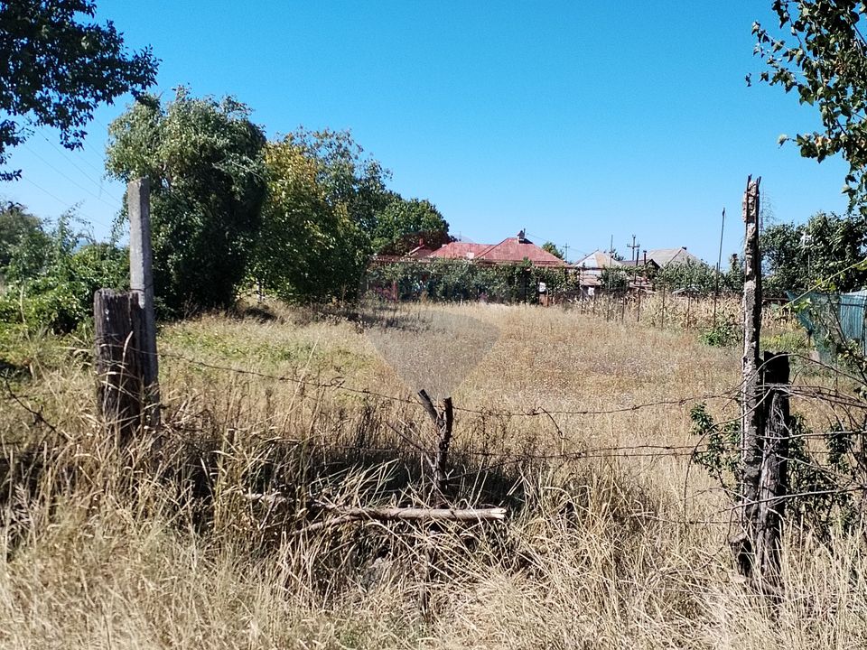 Land 1,035sqm Roznov / Strada Șes