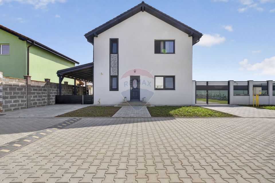 Casă la cheie cu teren 544 mp de vanzare in zona 6 Vanatori,Arad