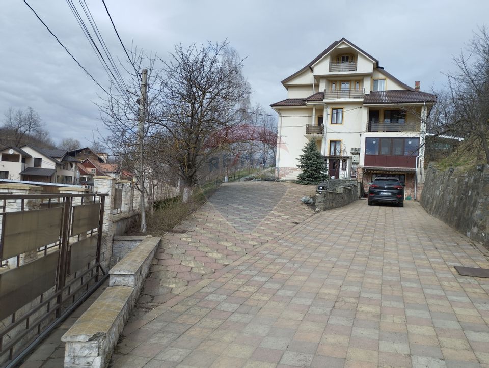 Hotel / Pensiune cu 15 camere de vânzare în zona Central