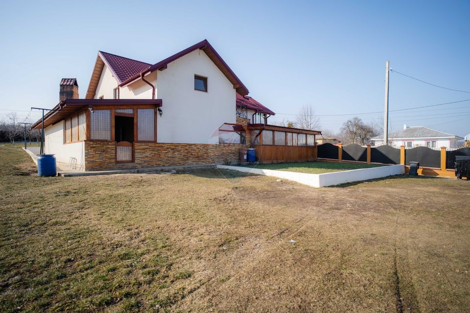 5 room House / Villa for sale, Periferie area