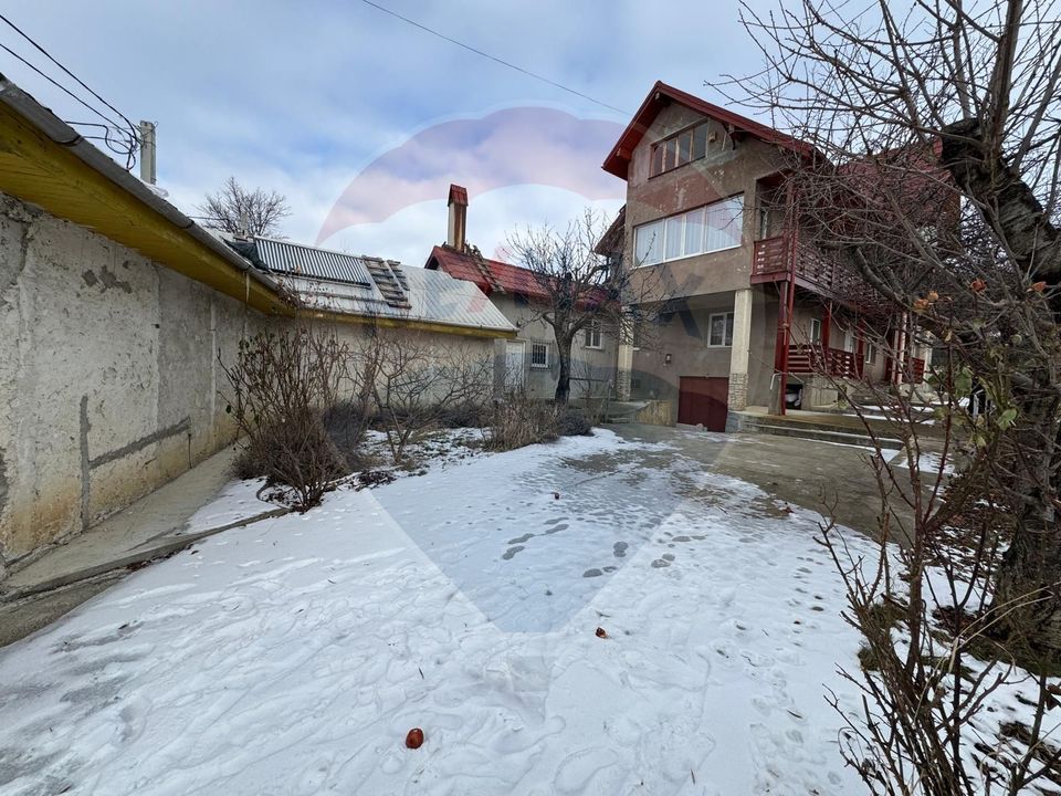 6 room House / Villa for sale, Darmanesti area