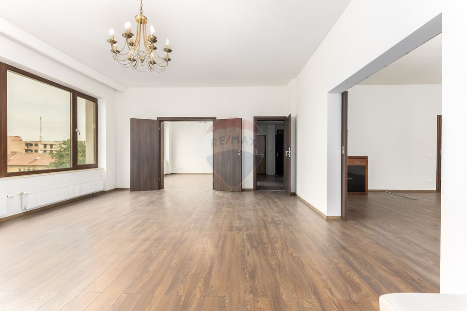 6 room Apartment for sale, Dacia area