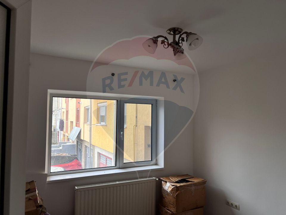 100sq.m Commercial Space for rent, Republicii area