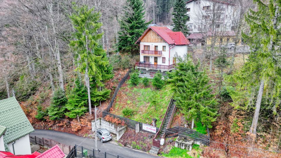 Vilă de vânzare în Predeal – vedere panoramică către pârtia de schi