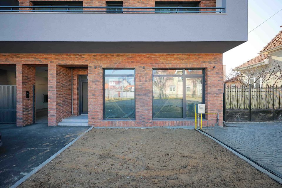 90sq.m Commercial Space for sale, Central area