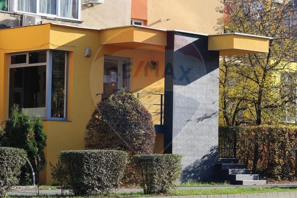 100sq.m Commercial Space for rent, Republicii area