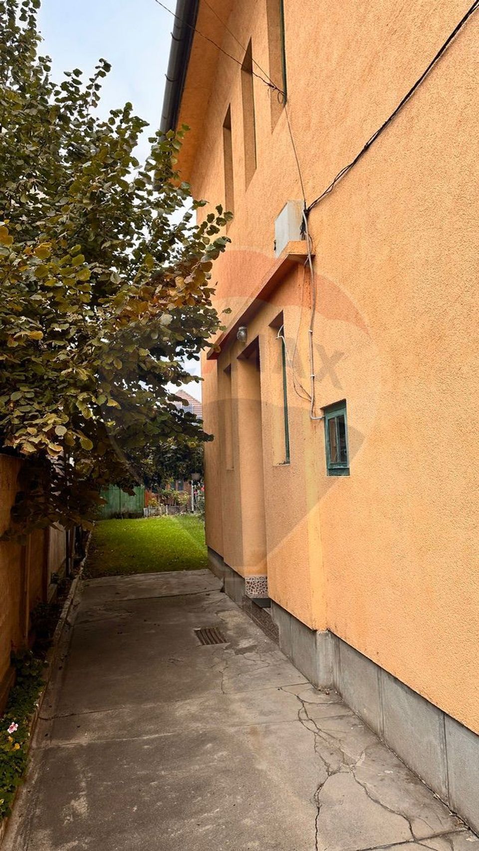 Apartament la casa de vanzare