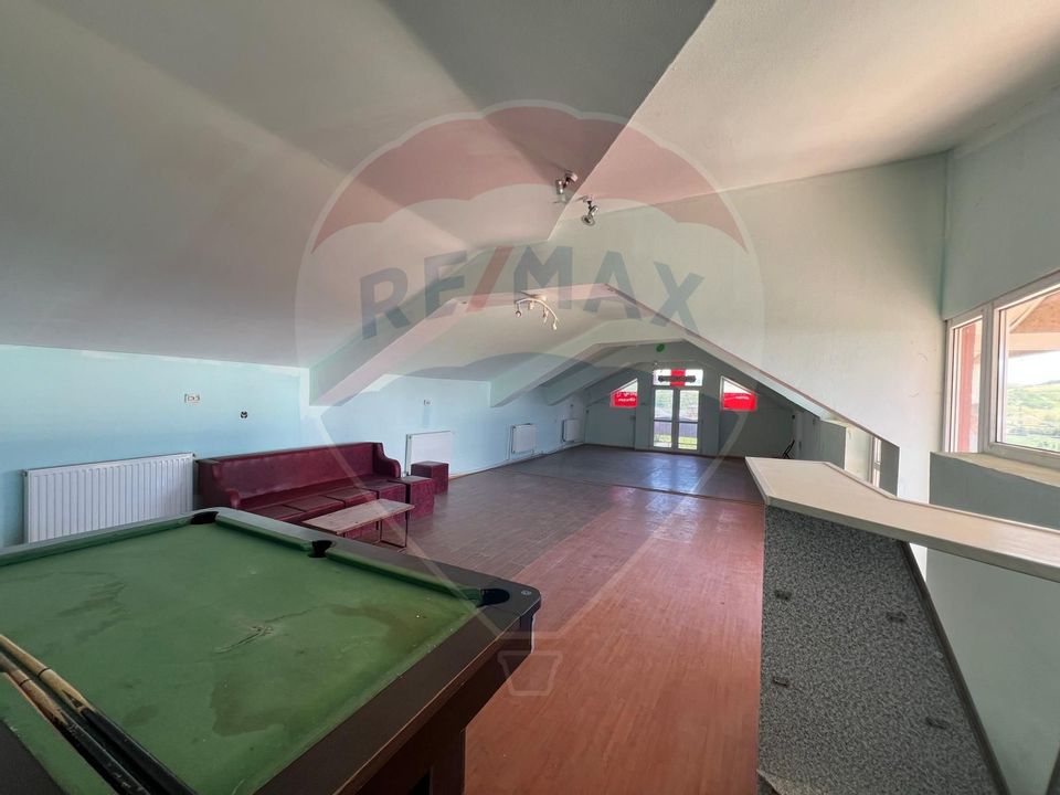 Casă / Vilă cu 5 camere de vânzare