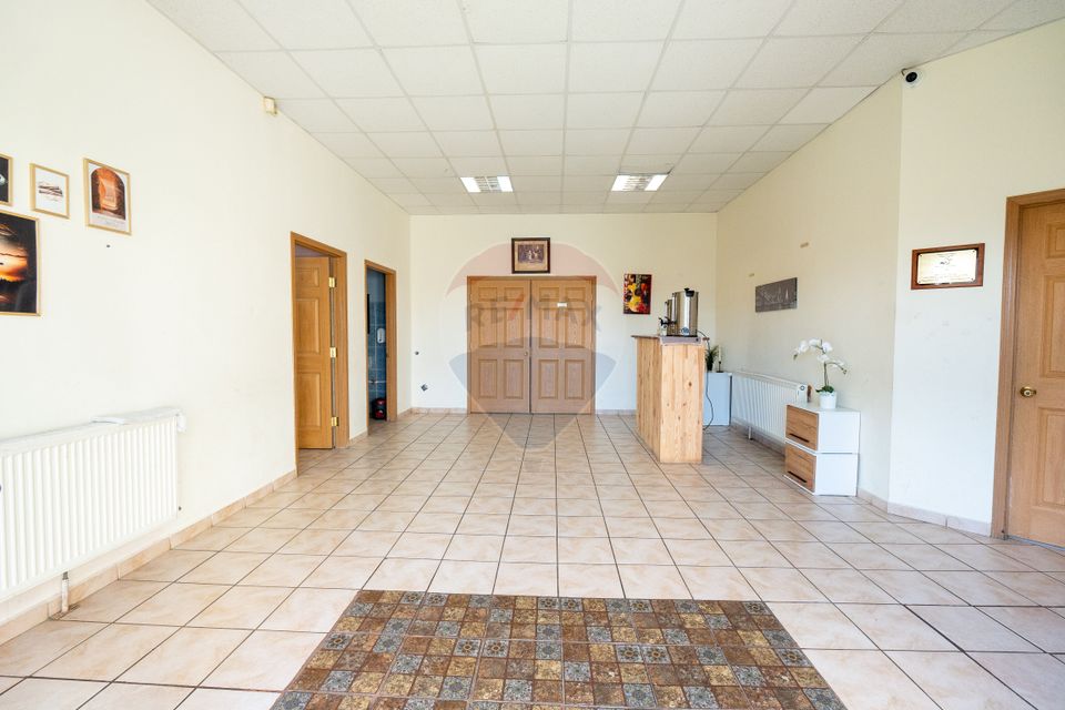 350sq.m Commercial Space for rent, Gavana area