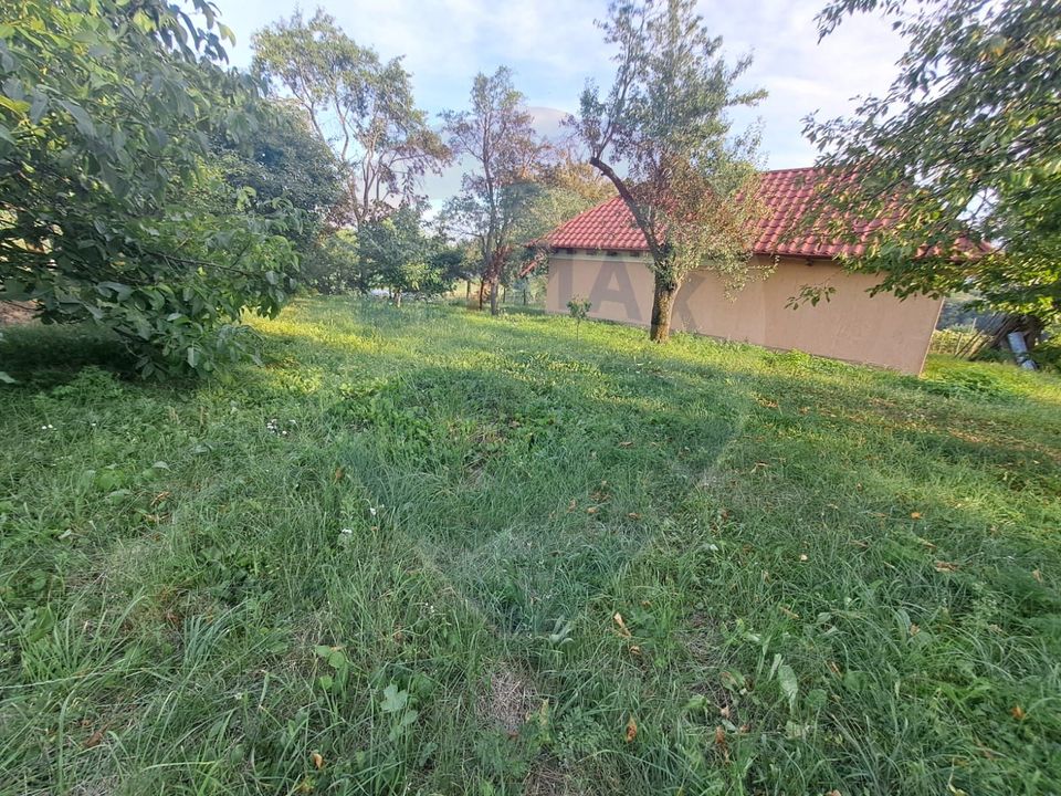 Casă de vânzare, 3 camere, langa manastirea Runc