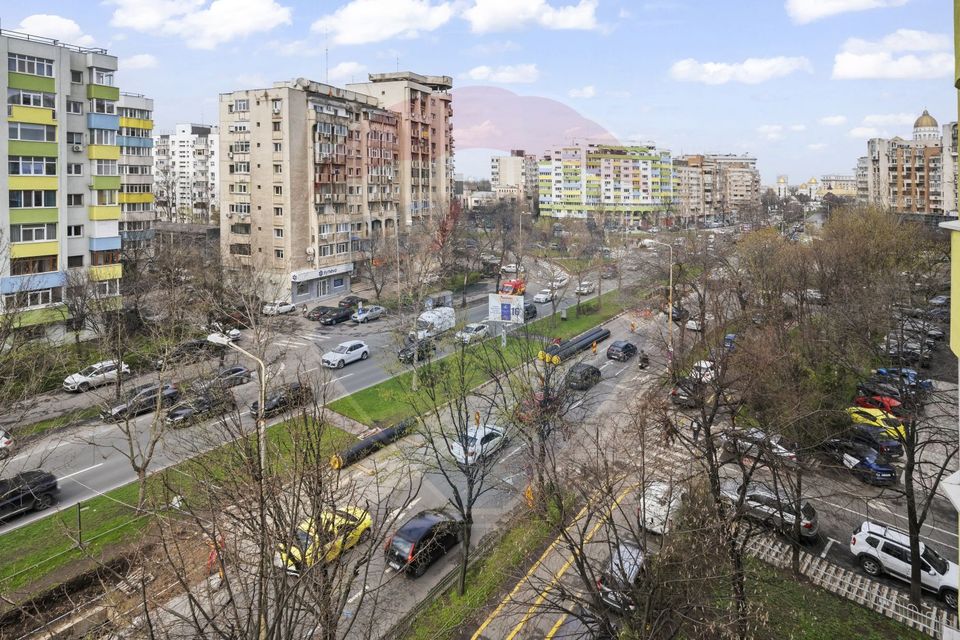 Apartament cu 5 camere de închiriat-Calea 13 septembrie.