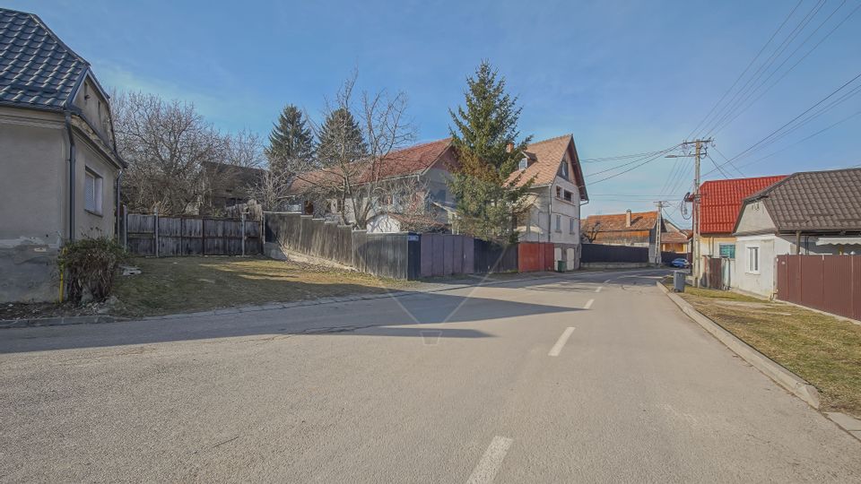Casă cu 5 camere de vânzare Sacele cartier Satulung
