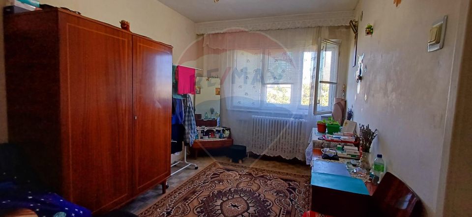 Apartament, 2 camere  decomandate de vânzare  in zona 9 Mai