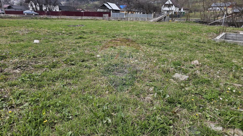 Land 1,520sqm Hangu / Strada Principala