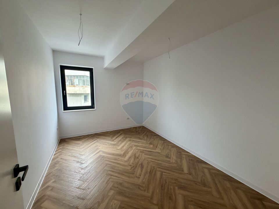 Apartament 3 camere bloc nou zona Finante