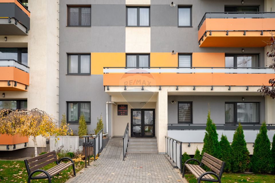 Apartament cu 2 camere,  2 băi și parcare subterană în Tractorul