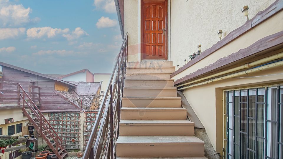 4 room Apartment for sale, Tractorul area