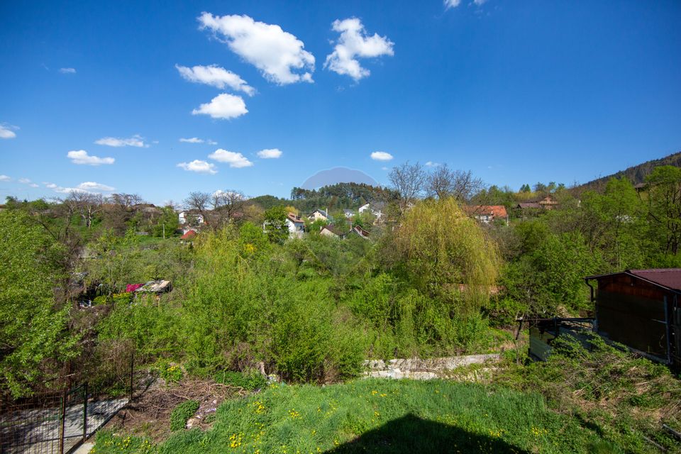 Casă individuala cu priveliste, 5 dormitoare, teren generos Baciu