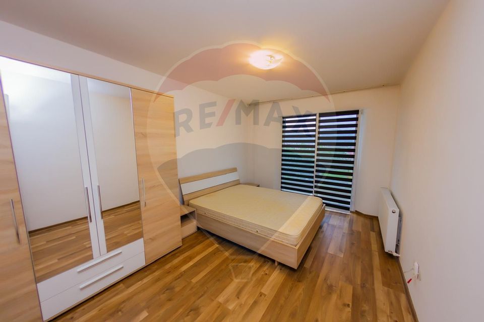 Apartament cu 3 camere si 2 locuri parcare -zona centrala