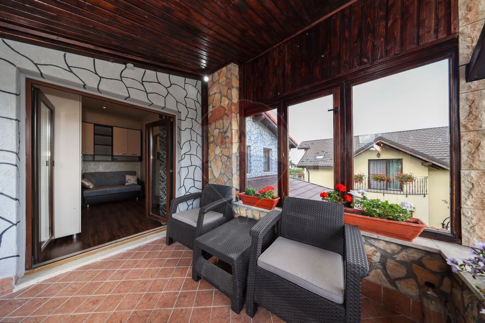 Conac, proprietate unica, in mijlocul naturii, Sacele!