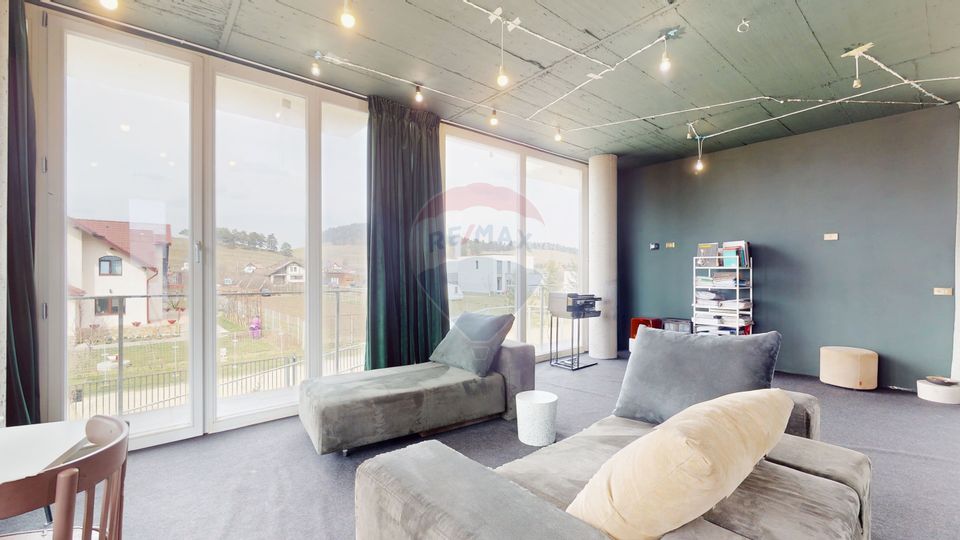 70sq.m Commercial Space for rent