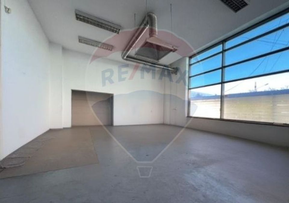 Spațiu comercial de închiriat, zona Iris, 600mp, înălțime 3.80-4.20m