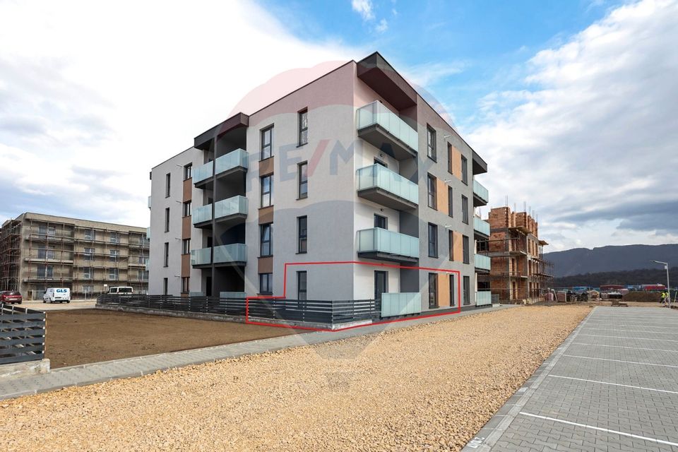 Apartament nou, curte proprie si terasa