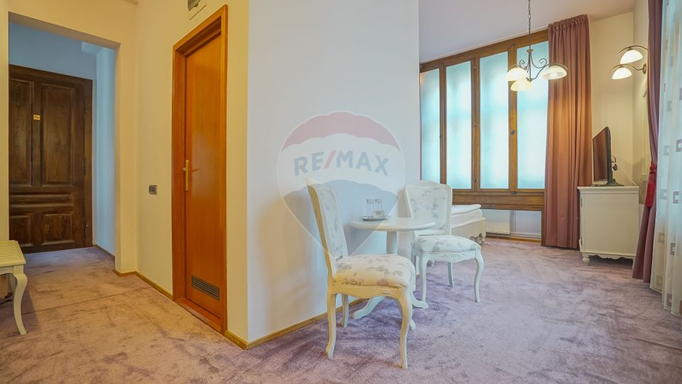 Pensiune cu vechime și prestigiu, Centrul Istoric