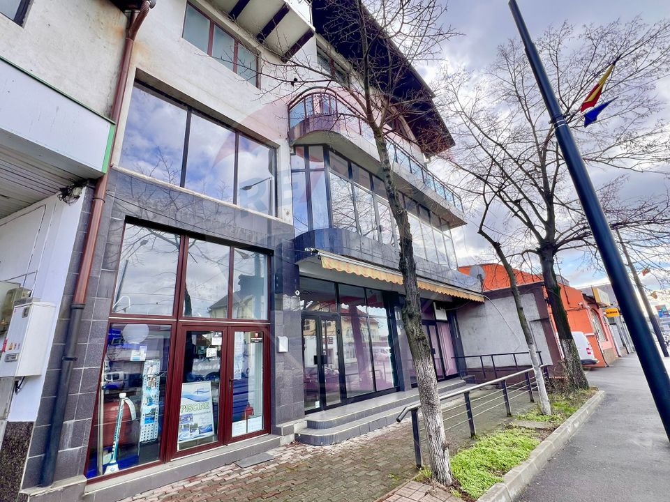 122sq.m Commercial Space for rent, Decebal area