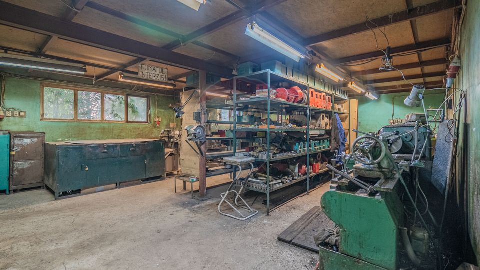 Spațiu industrial de 1,690mp, teren 3800 mp la 2 km de Brașov