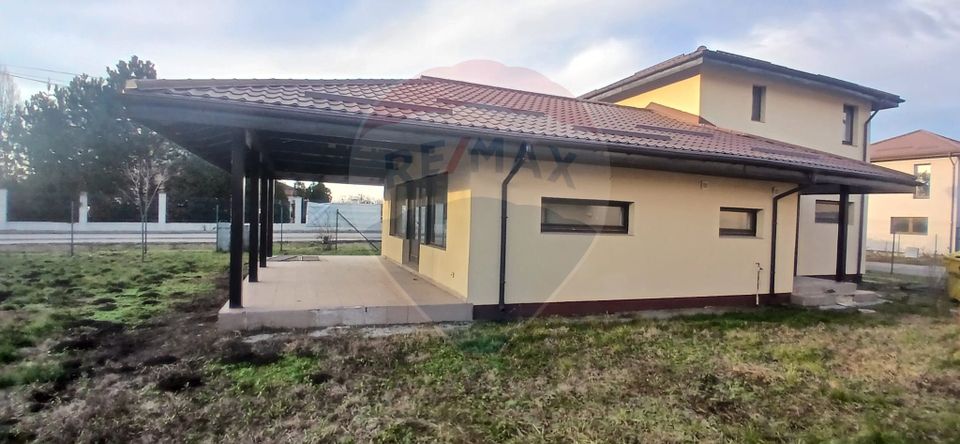 Vila 4 camere de vanzare Crevedia cartier privat 454mp teren