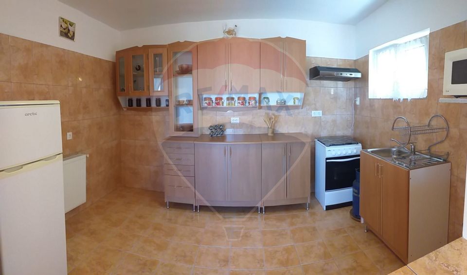 Casă / Vilă cu 5 camere de vânzare