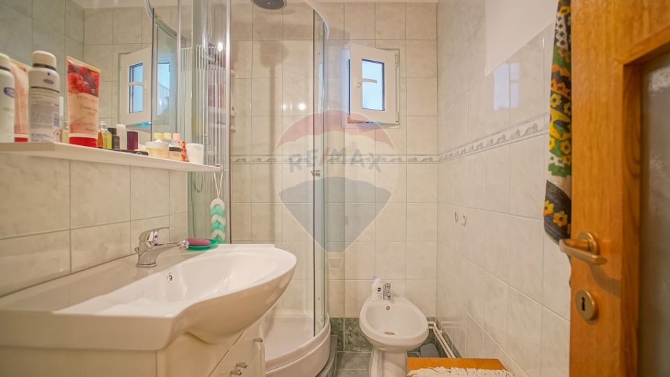 REZERVAT ! Apartament cu 3 camere de vânzare în zona Judetean