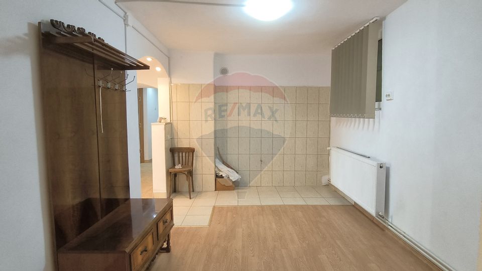 4 room Apartment for sale, Central area