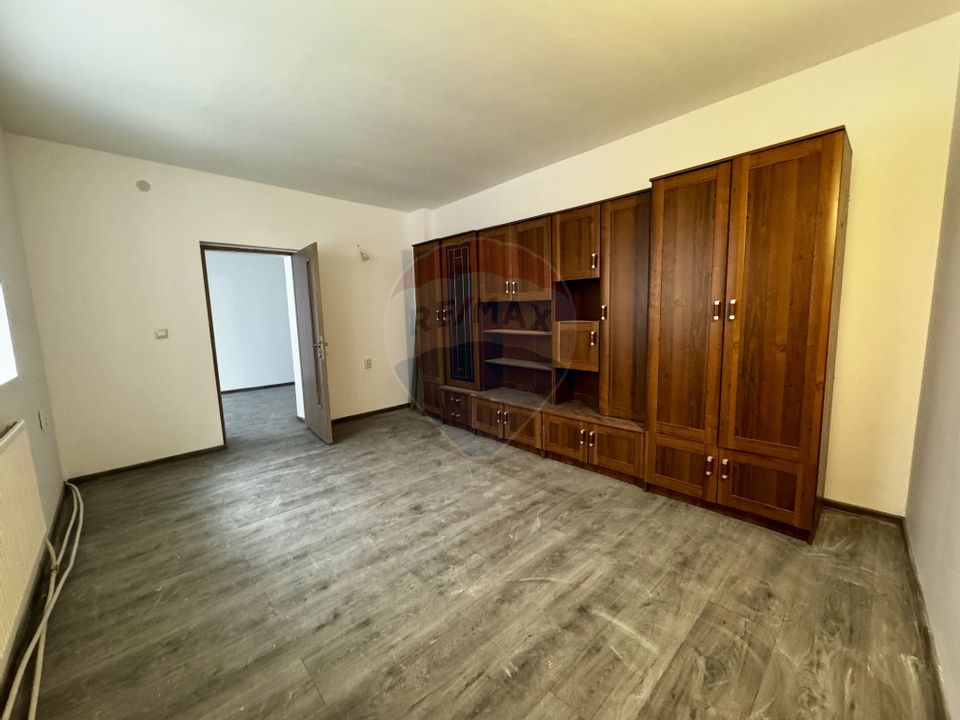 Apartament de vânzare pe strada Decebal, Semicentral, Comision 0%.