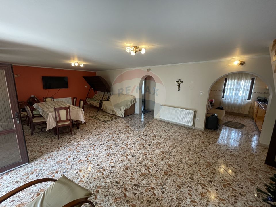 5 room House / Villa for sale