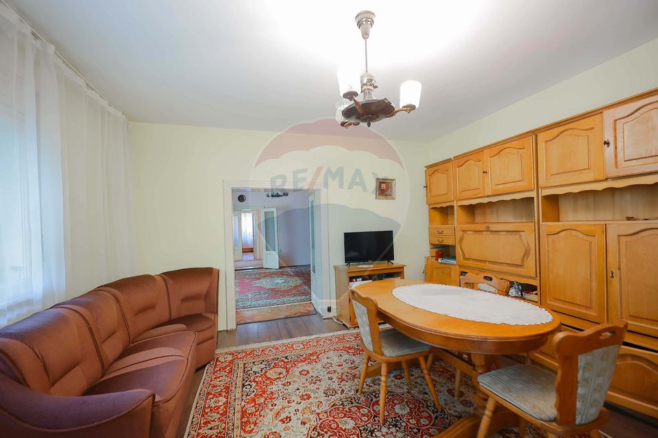 Casă cu 5 camere,489 mp teren de vânzare, în zona Ioșia, Prima Shops