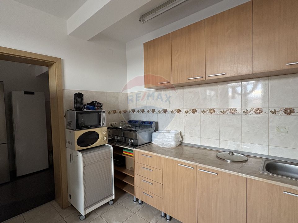 190sq.m Commercial Space for rent